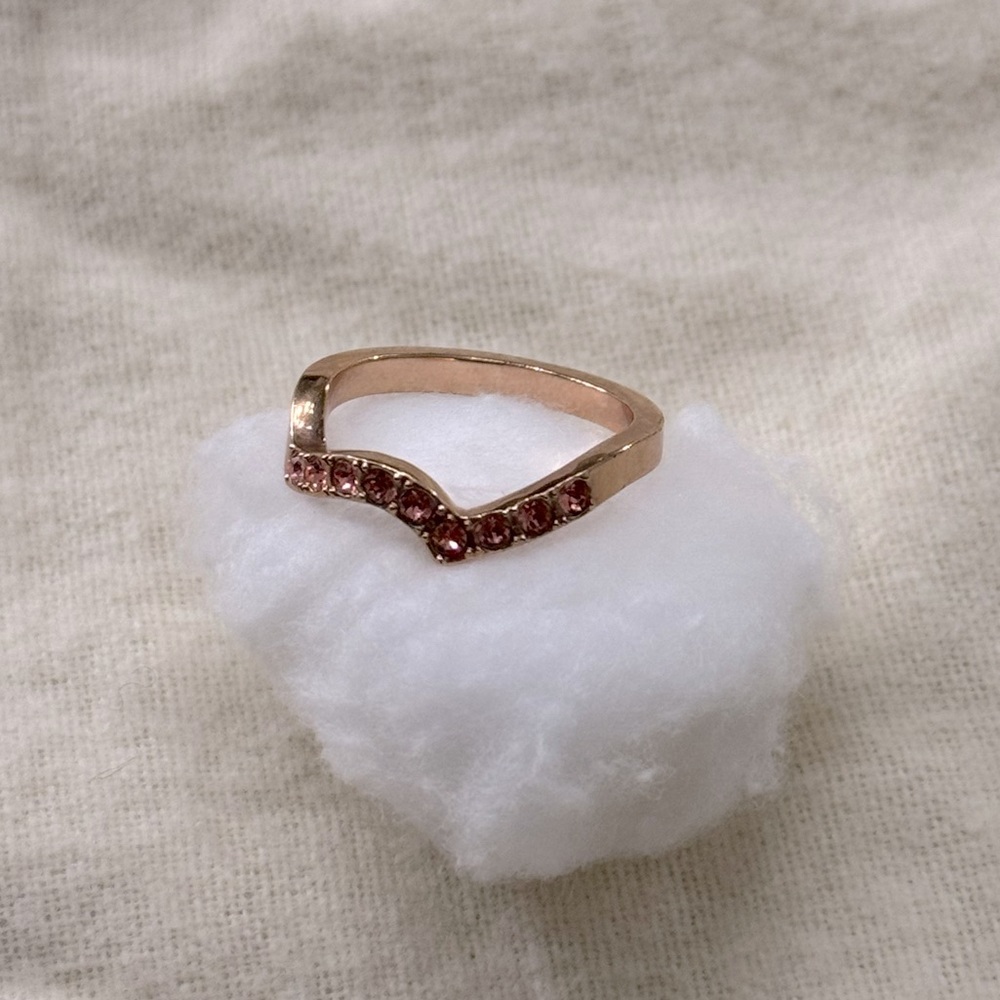 Pink curvy wedding band ring
